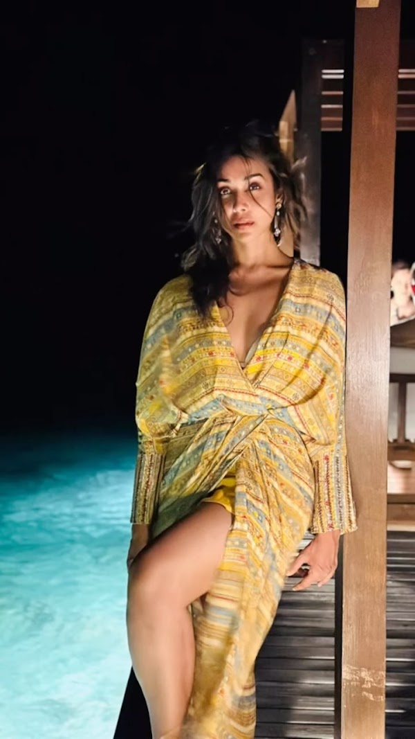 anupriya goenka high slit robe sexy legs