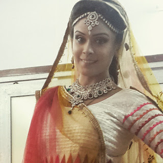 Hrishitaa Bhatt in traditional dress