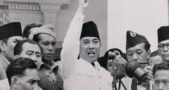 Ir. Soekarno bertemu Van Mook di Gambir (23-10-1945).