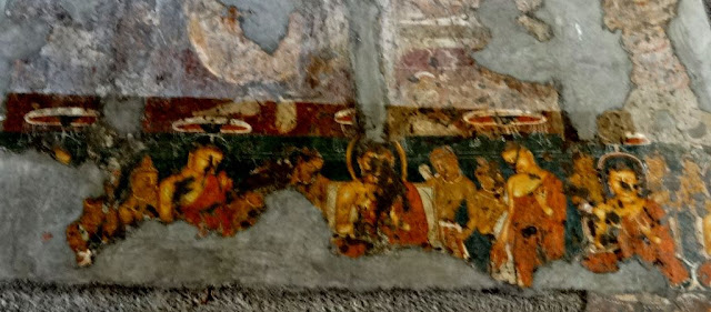 Paintings of Ajanta cave number 10 - Buddha is attended by the 6 Buddhas from past