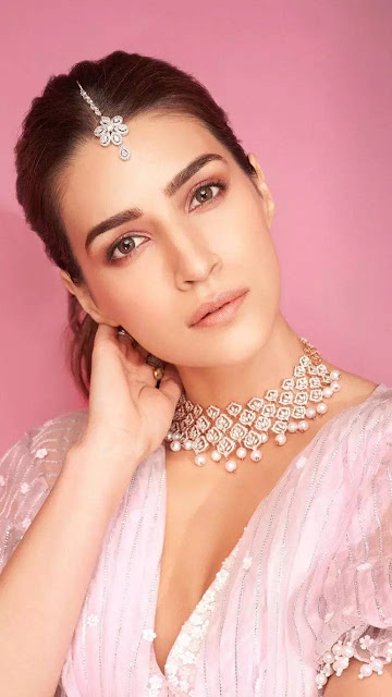 Kriti Sanon photo