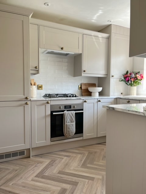 Ways we saved money when designing and installing a new kitchen in our small home. From design choices to worktops and colours, we saved thousands