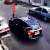 IMAGENS FORTES! CARRO PASSA POR CIMA DE BANDIDO APÓS ELE TENTAR PARÁ-LO NO MEIO DA RUA. ASSISTA O VÍDEO