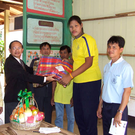 tallest woman in world. Thailand#39;s tallest woman,