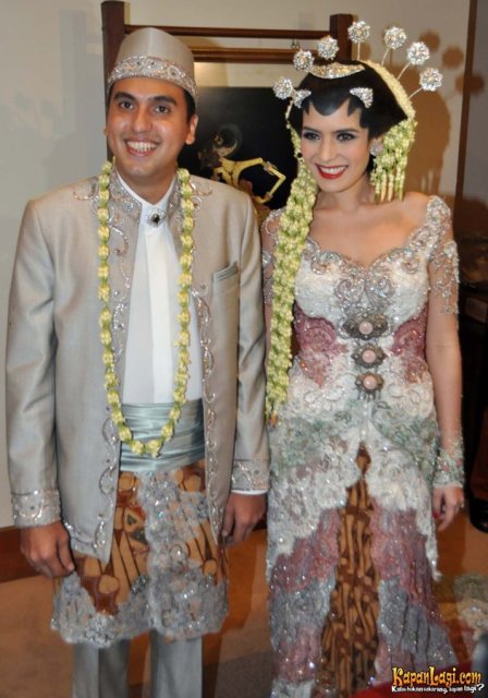 Model kebaya pengantin terbaru lengkap