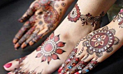  Henna  Tangan  dan Kaki Yang Sesuai Untuk  Anda
