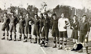 📸SELECCIÓN DE ESPAÑA 📆16 diciembre 1923 ➡️Del Campo, José Mª Peña, Herminio, Zabala, Pololo, Samitier, Alcántara, Piera, Zamora, Spencer y Sancho. SELECCIÓN DE ESPAÑA 3 🆚 SELECCIÓN DE PORTUGAL 0 Domingo 16/12/1923. Partido internacional amistoso. Sevilla, España, Campo de la Avenida Reina Victoria: 16.000 espectadores. GOLES: ⚽1-0: 14’, Zabala. ⚽2-0: 57’, Zabala. ⚽3-0: 70’, Zabala.