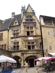 2009.09.02-024 maison de la Boétie