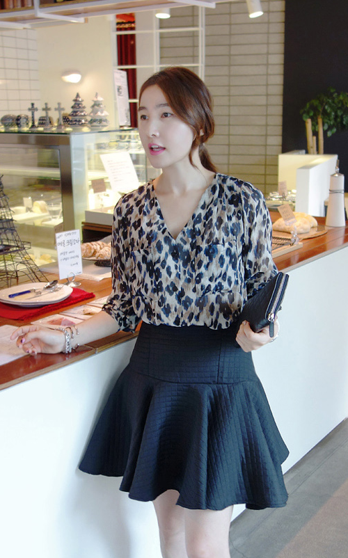 Long Sleeve Leopard Print Blouse