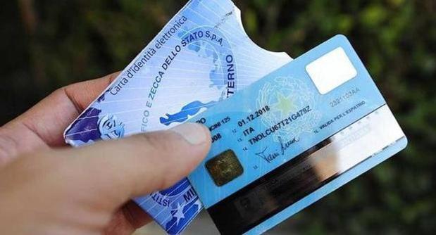 CARTA IDENTITA ELETTRONICA E VIAGGI ALL'ESTERO