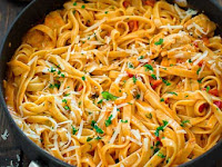 FETTUCCINE WITH ROASTED PEPPER SAUCE