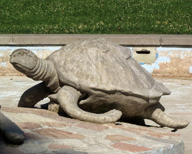 Fontana delle Tartarughe (Turtle Fountain) by Diego Sarti, Park of Montagnola, Bologna