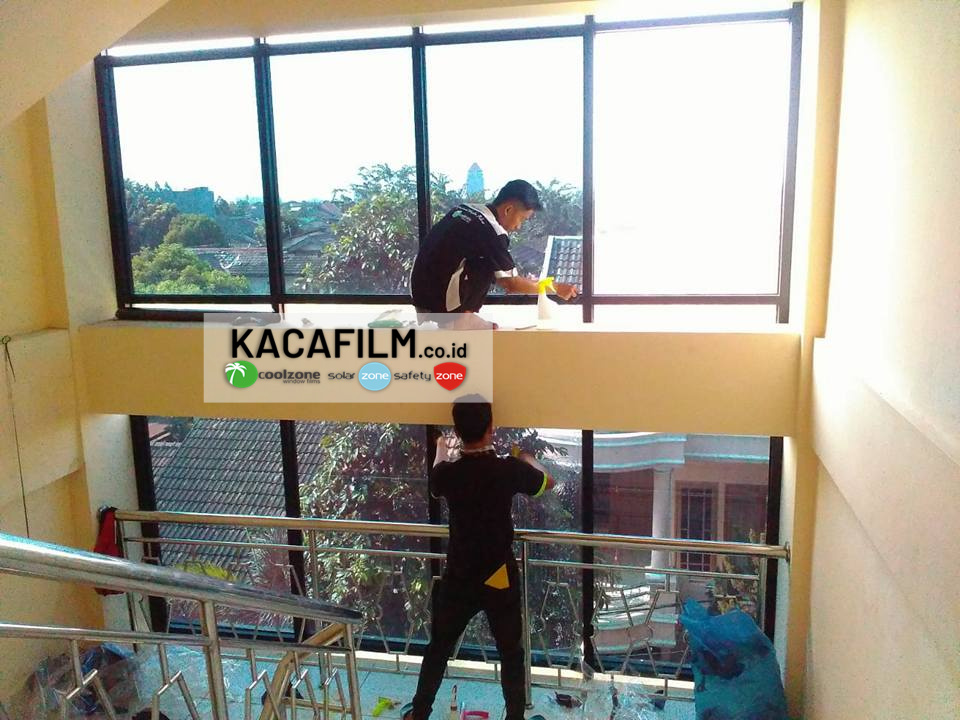 pasang kaca film {untuk} {jabo}