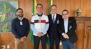 Cartolas de Vasco e Flamengo se reúnem com Bolsonaro para pedir retorno do futebol