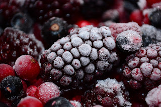 Jak zrobić domowe lody z owoców sezonowych