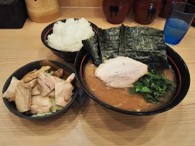 綱島 家系ラーメン 麺場 寺井のラーメン