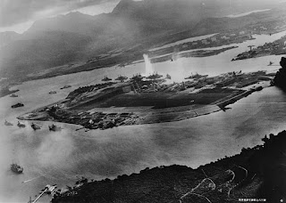 Vista desde aviones japones sobre Pearl Harbor
