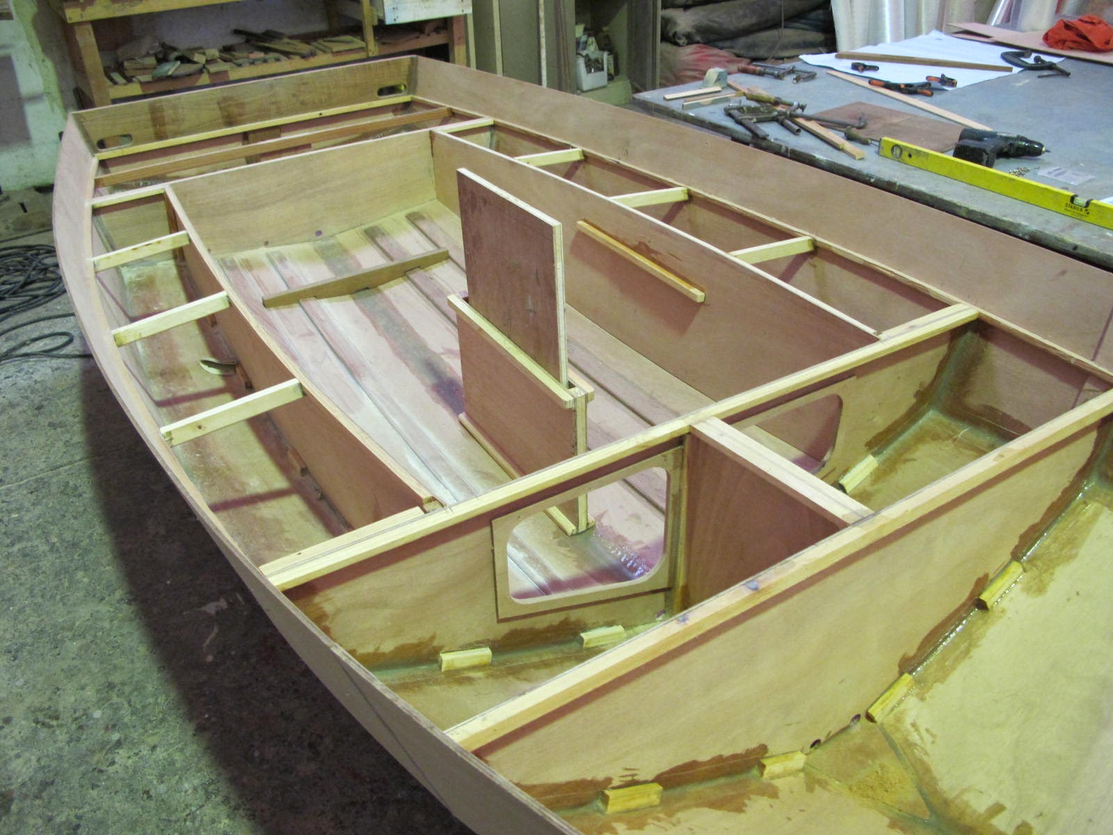 CKD Boats - Roy Mc Bride: Mirror dinghy whats under the 