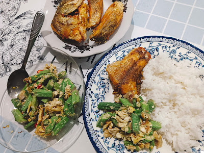 Makan Malam Ringkas Dengan Bendi Goreng Telur