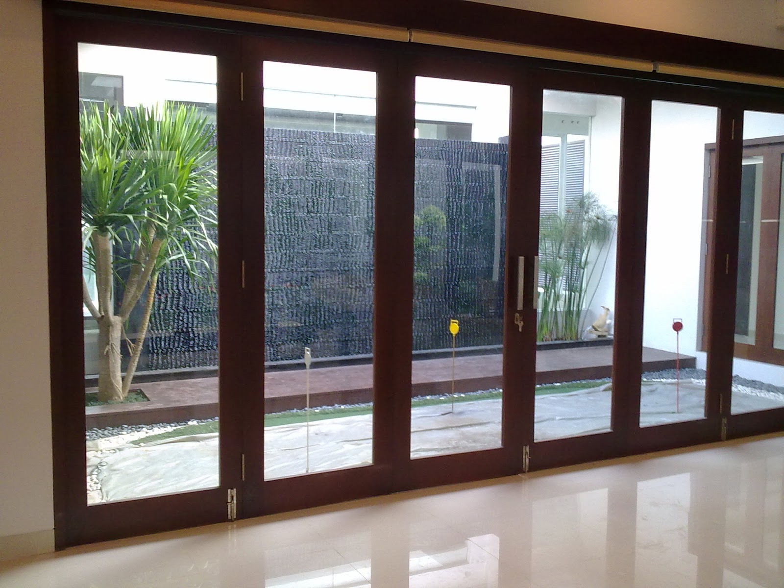 Contoh Pintu Rumah dari Kaca 2019 Rumah Minimalis