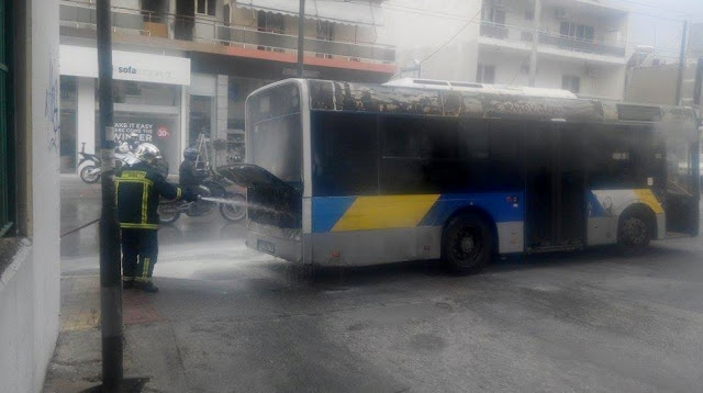 Φωτιά ξέσπασε σε λεωφορείο του ΟΑΣΑ, στο Ίλιον