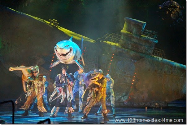 Animal Kingdom finding nemo show is amazing