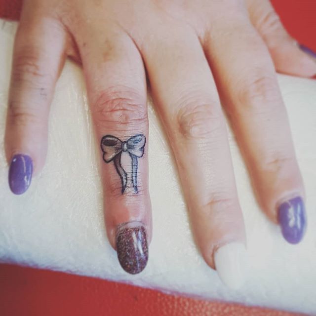 tatuagens de laços para as meninas