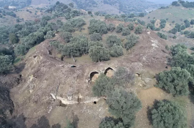 Türkiye'deki arkeologlar, gladyatör maçları ve vahşi hayvan dövüşlerinin yapıldığı Roma dönemi arenasının kalıntılarını keşfettiler.