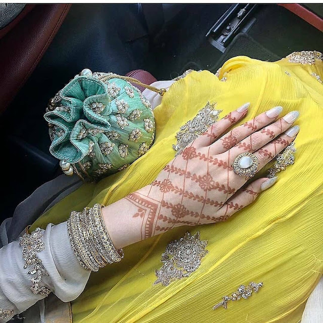 Elegant traditional Mehndi Designs for Front & Back hand