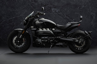 Triumph Rocket 3 GT Triple Black (2021) Side