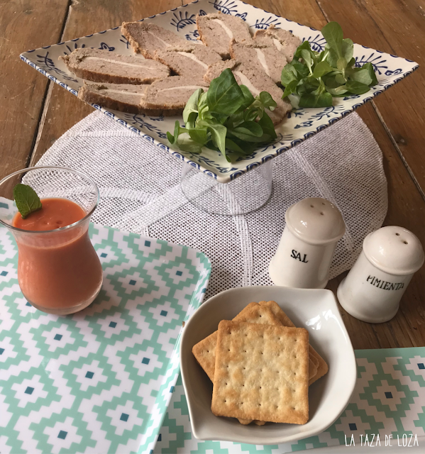 rollo-de-carne-picada-con-gazpacho-y-verduras