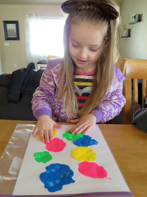 Painting with your little kids doesn't have to be messy and can be a lot of fun!