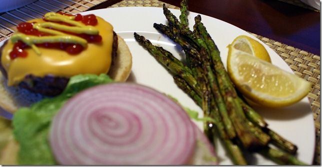 Burger and grilled asperigus