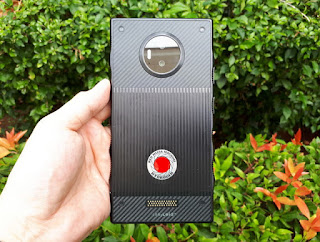 Hape RED Hydrogen One Seken 4G LTE RAM 6GB 3D Holographic Camera Video Mulus Normal