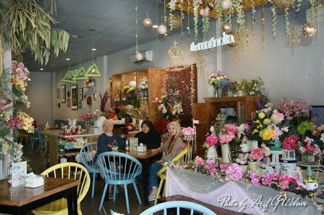 the magnolia floral cafe, cafe lampung, cafe cantik lampung