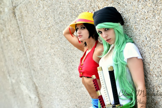 One piece Female Zoro and Luffy Cosplay