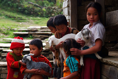 33 fotografías de Nepal muy cerca del Himalaya en China