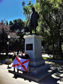 Kit con la Cruz de Borgoña en Gemelolandia - Gemelos Cruz de borgoña en Gemelolandia - Gemelolandia - Parche Cruz de borgoña - Llavero Cruz de borgoña - Llavero Vespa con Cruz de Borgoña - el troblogdita - ÁlvaroGP - David Feito - Salvador Amaya