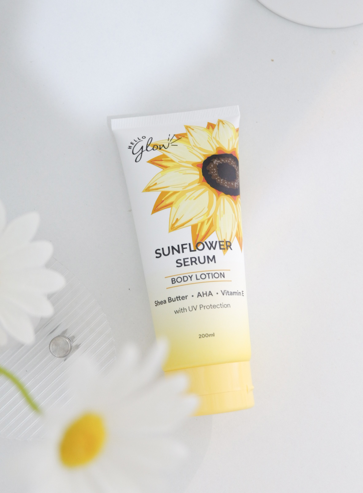Reveal your radiant and youthful skin! Say hello to Hello Glow’s newest SUNFLOWER COLLECTION!