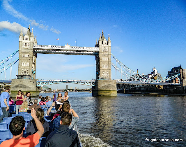 Tower Bridge em Londres