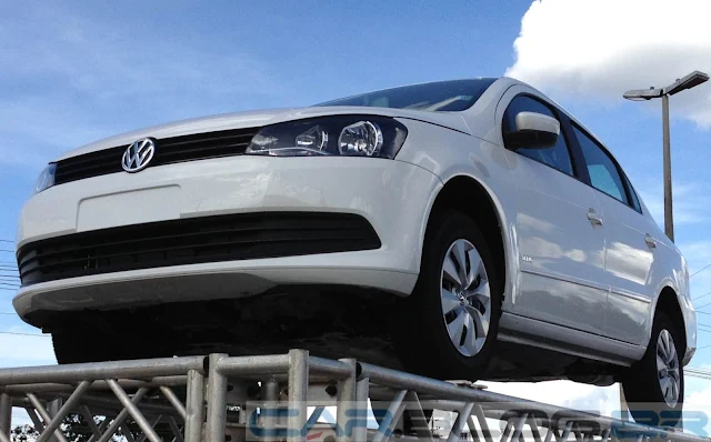 carro Voyage Trend Branco Volkswagen 2014