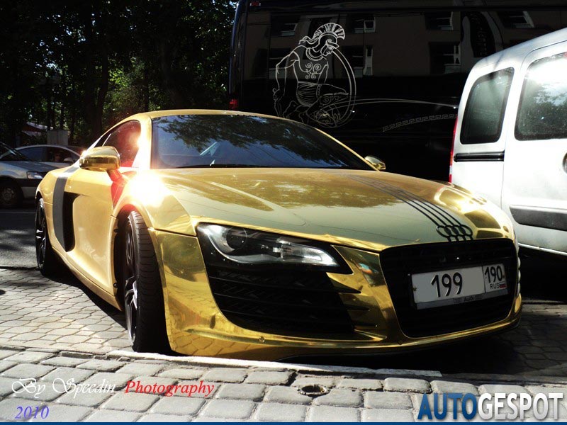 Gold Audi R8 spotted