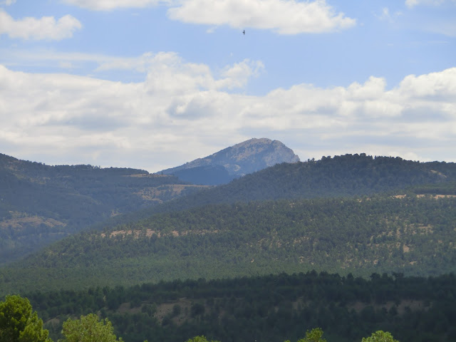 Pico Penyagolosa, visto desde la cima del puerto de las Ampolas (carretera que une vistabella con Puertomingalvo)