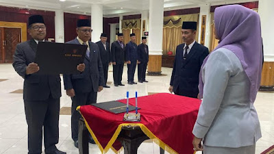 Jelang Akhir Jabatan, Bupati Mempawah Lantik Dua Pejabat Baru