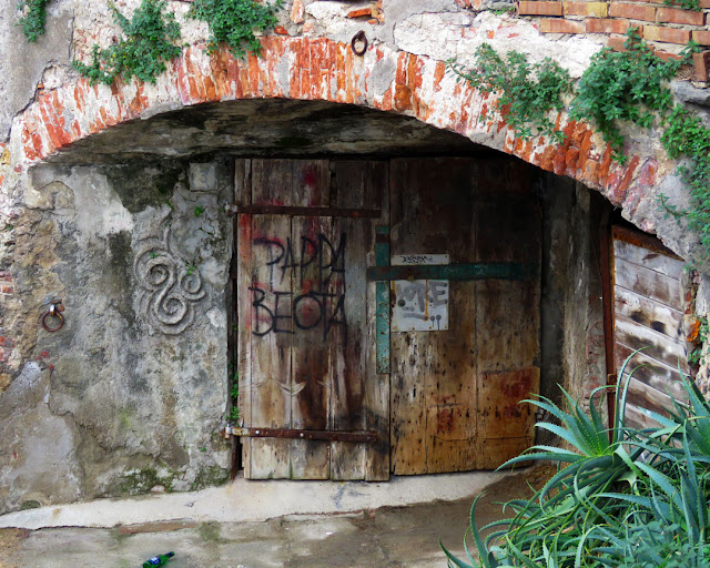 A cantina on Scali del Refugio, Livorno