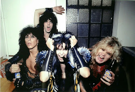 Fotografías en el Backstage de míticas bandas de Rock y Metal durante los 80