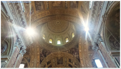 Napoli; Palazzo Sanseverino; Chiesa del Gesù Nuovo; Igreja barroca