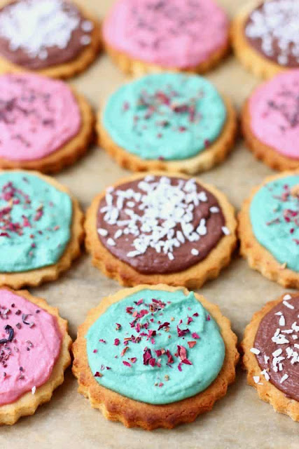 33 Gluten Free Christmas Cookie Recipes for the Holidays