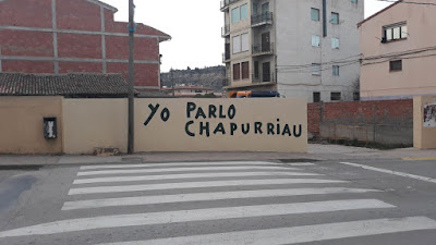 Pintada, yo parlo chapurriau, Valderrobres, enfrente de la comarca