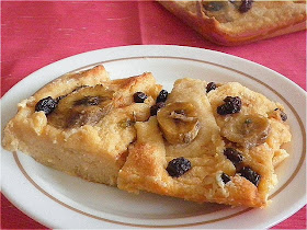 Raisin Bread Pudding Recipe @ treatntrick.blogspot.com